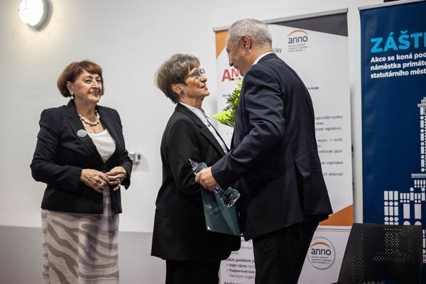 Kříšťálový kamínek 2025