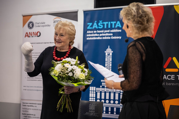 Křišťálové kamínky 2025